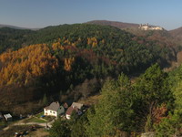 Dobrovodský hrad a Borová dolinka